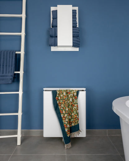 Floating laundry / storage basket