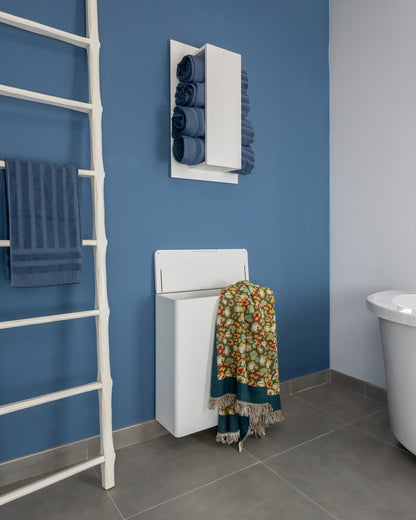 Floating laundry / storage basket