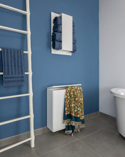 Floating laundry / storage basket