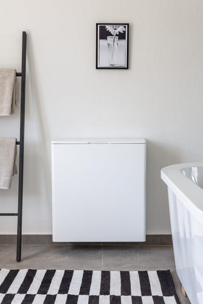 Floating laundry / storage basket