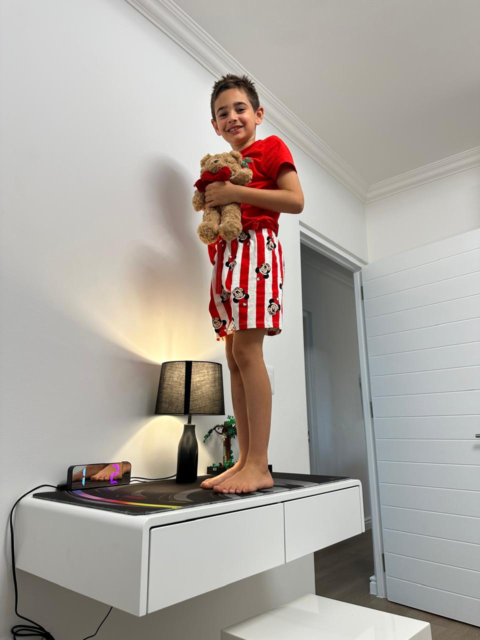 Floating desk / dressing table with drawers